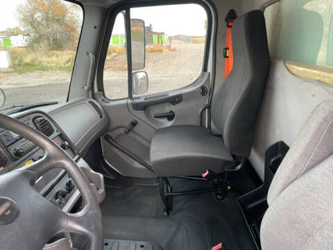 2014 Freightliner M2 106