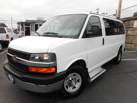 2017 Chevrolet Express LT 3500