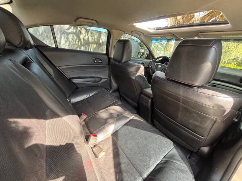 2013 Acura ILX 2.0L w/Tech