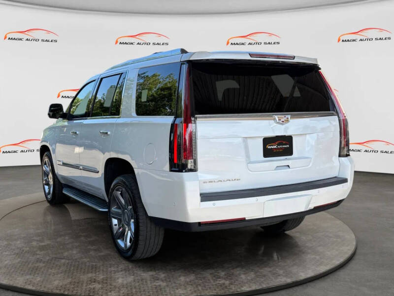 2018 Cadillac Escalade Luxury