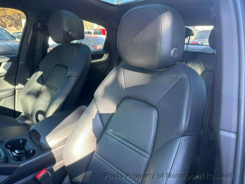 2025 Porsche Cayenne Coupe