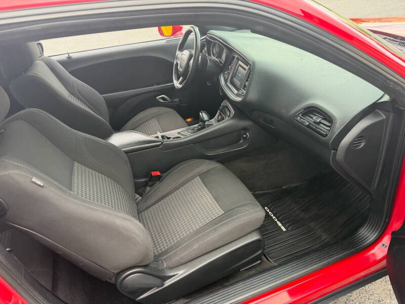2015 Dodge Challenger SXT