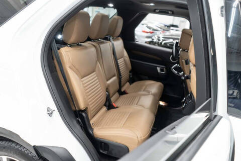 2024 Land Rover Discovery P300 Dynamic SE