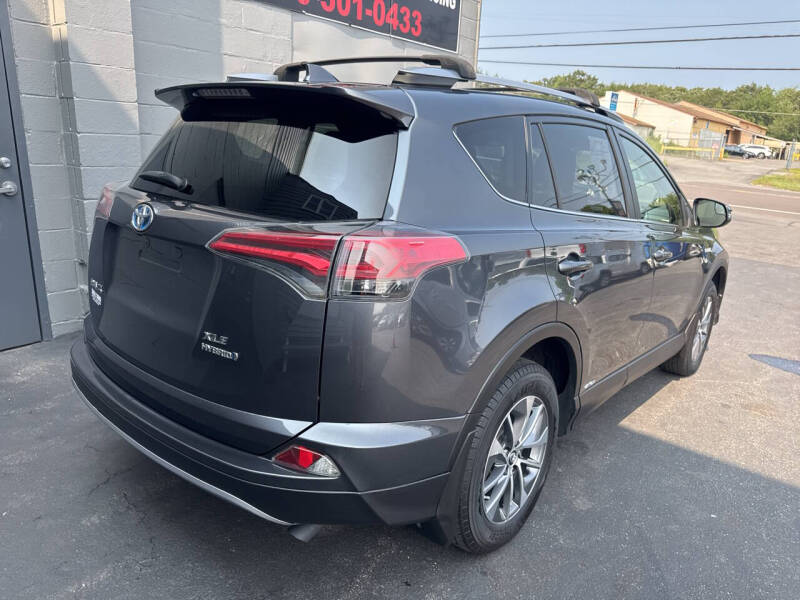 2017 Toyota RAV4 Hybrid XLE