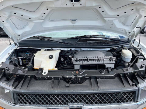 2023 Chevrolet Express 2500