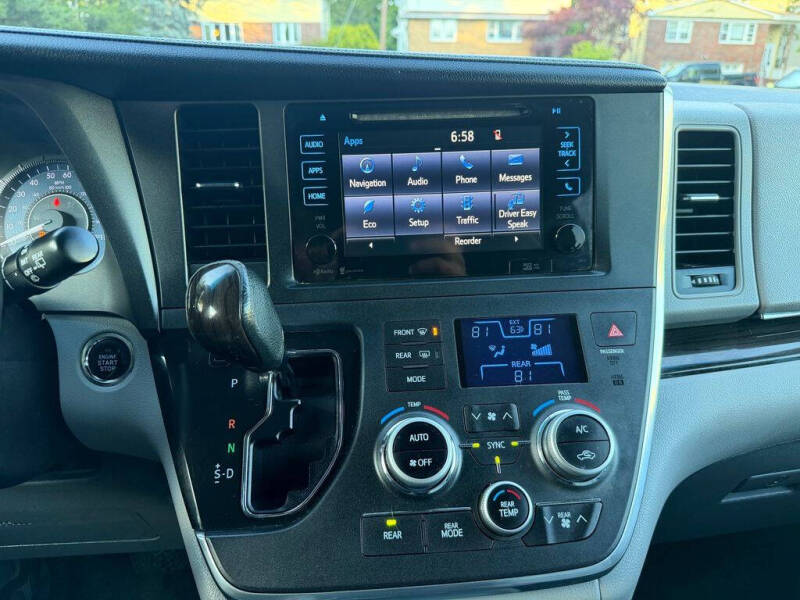 2015 Toyota Sienna