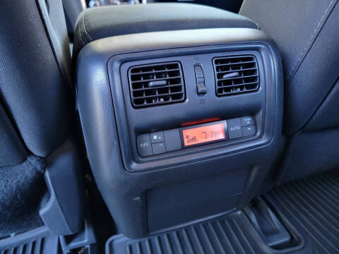 2017 Nissan Pathfinder SV