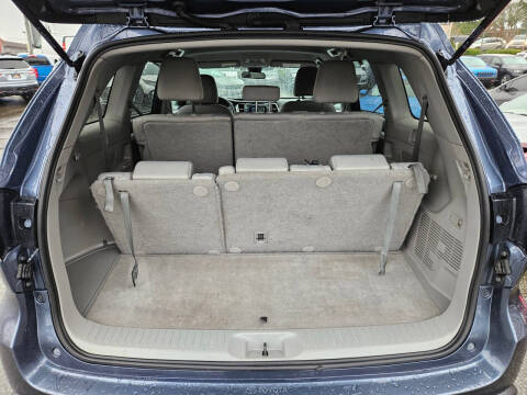 2019 Toyota Highlander LE