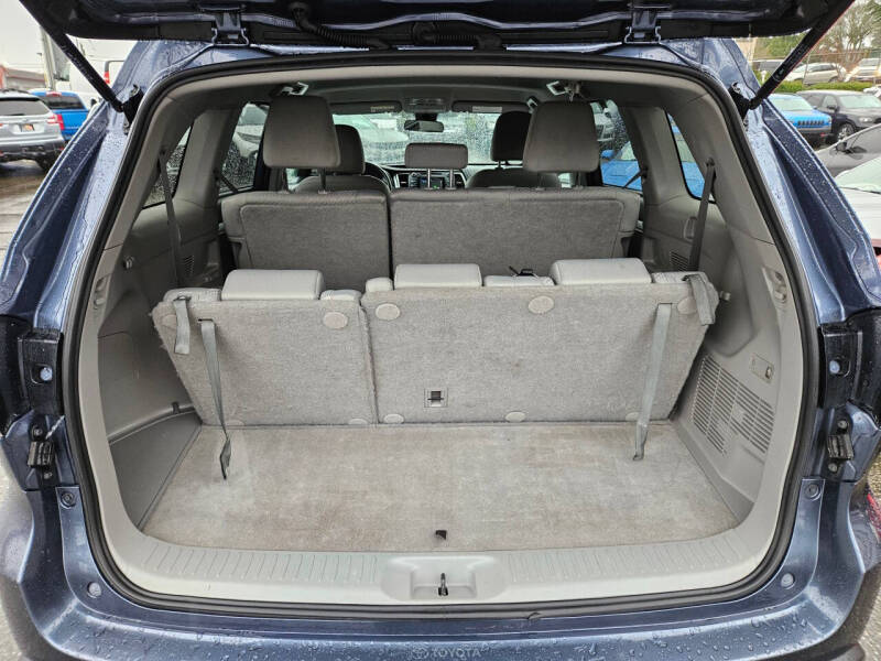 2019 Toyota Highlander LE