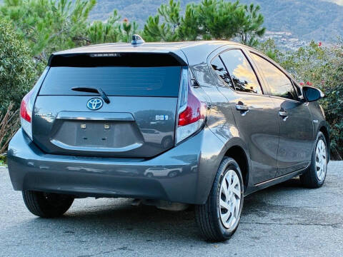 2015 Toyota Prius c One