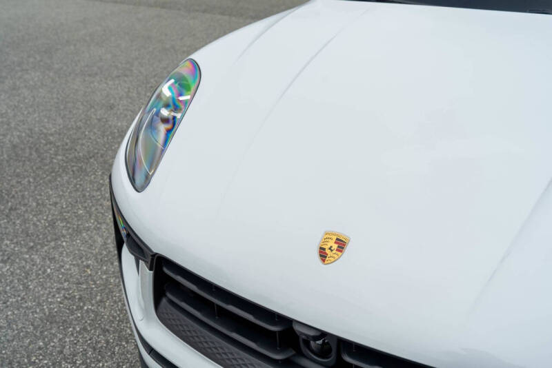 2025 Porsche Macan S