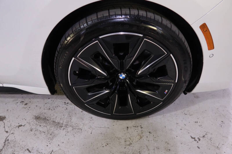 2024 BMW i7 M70