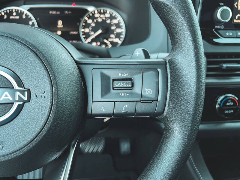 2025 Nissan Pathfinder S