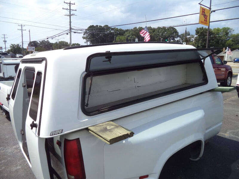 A.R.E. WALK-THRU UTILITY TRUCK CAP