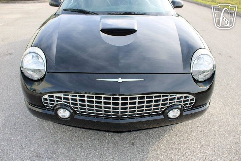 2005 Ford Thunderbird Deluxe