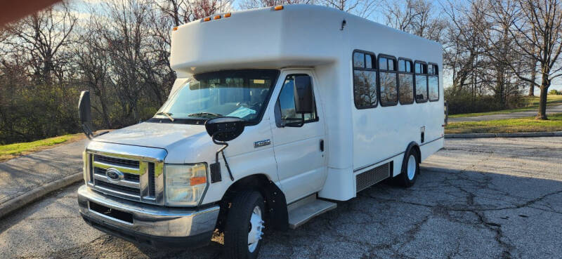 2009 Ford E-450 Shuttle Bus  for sale at Allied Fleet Sales in Saint Louis MO