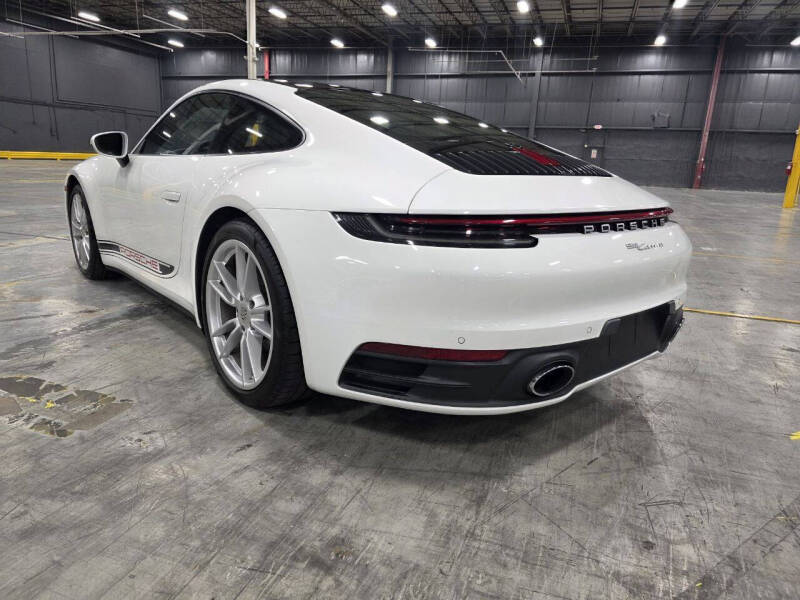 2020 Porsche 911 Carrera