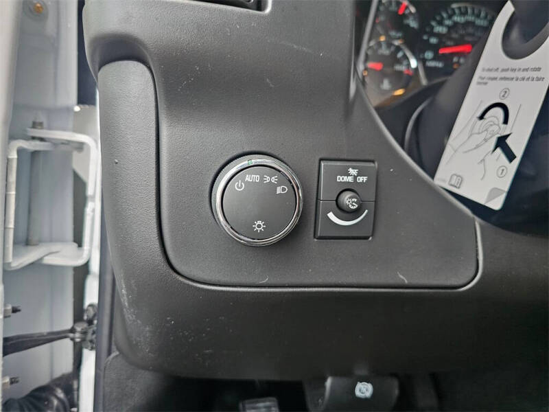 2025 Chevrolet Express 3500