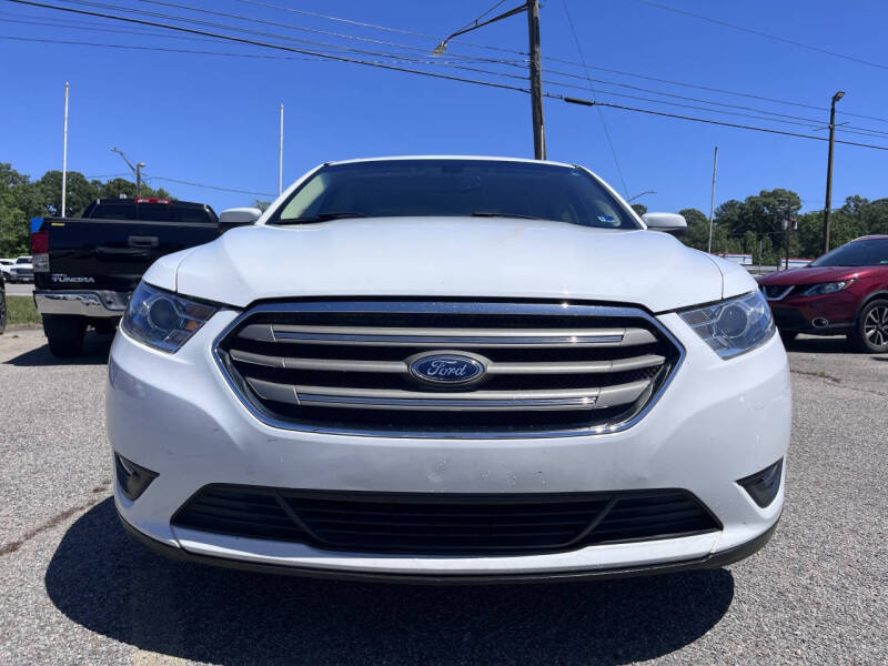 2018 Ford Taurus SEL