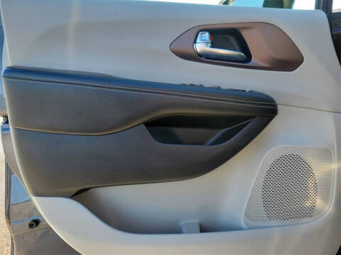 2020 Chrysler Voyager LXi