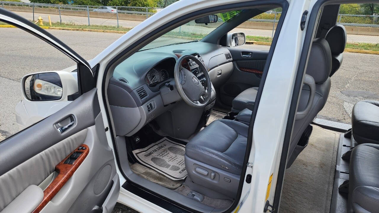 2005 Toyota Sienna for sale at River Front Motors in Bellaire, OH