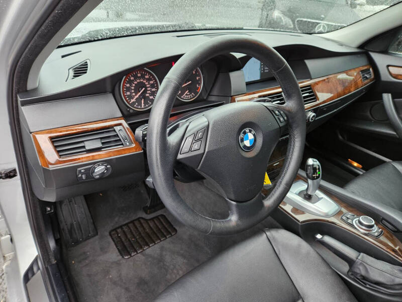 2010 BMW 5 Series 528i xDrive