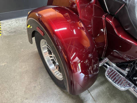 2014 Harley-Davidson FLHTCUTG - Tri Glide Ult