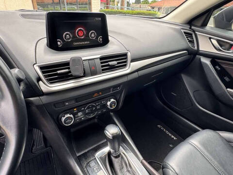 2018 Mazda MAZDA3 Touring