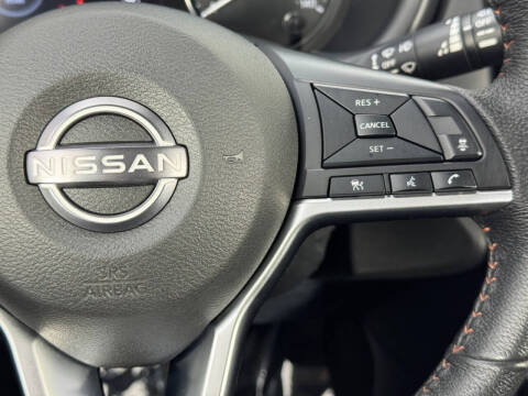 2022 Nissan Kicks SR