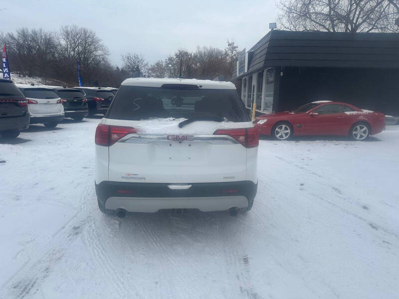 2017 GMC Acadia SLE-2