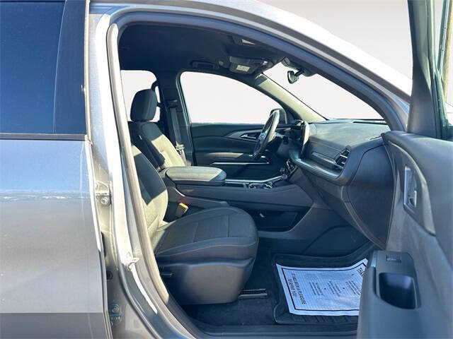 2024 Chevrolet Traverse LT