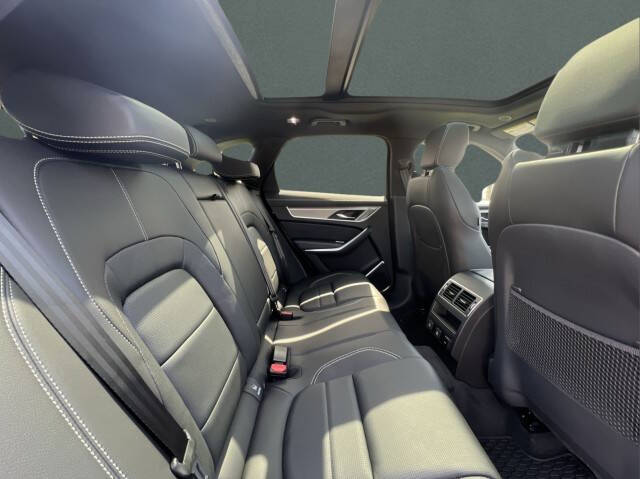 2026 Jaguar F-PACE P250 R-Dynamic S