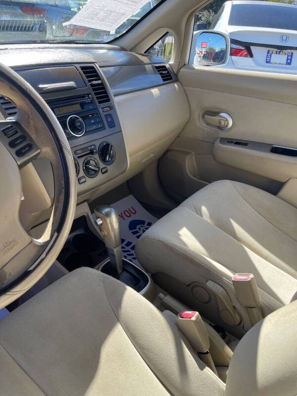 2009 Nissan Versa 1.8 S