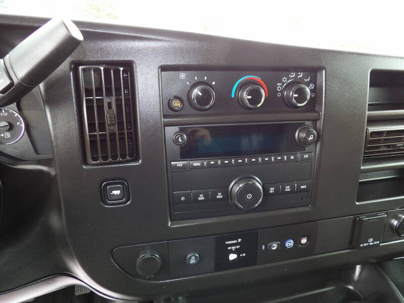 2022 Chevrolet Express 2500