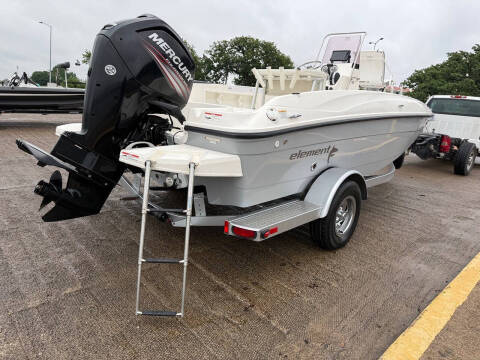 2019 Bayliner Element F18