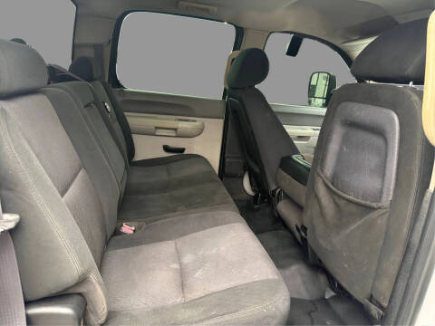 2011 Chevrolet Silverado 3500HD CC