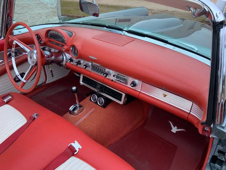 1956 Ford Thunderbird