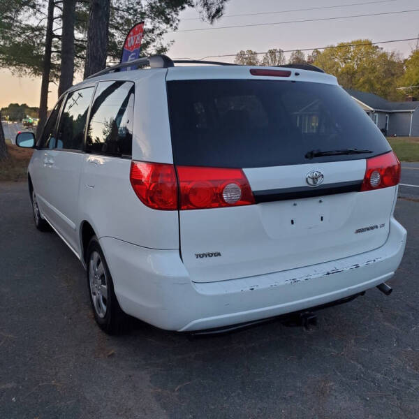 2009 Toyota Sienna CE 7-Passenger
