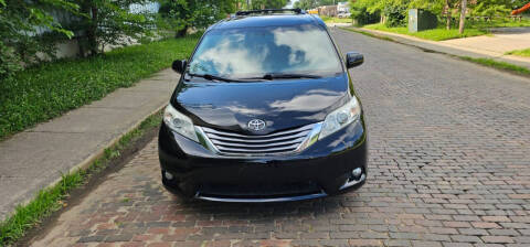 2017 Toyota Sienna XLE 8-Passenger