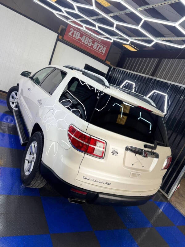 2008 Saturn Outlook XR