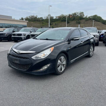 2014 Hyundai Sonata Hybrid for sale at Auto Town Used Cars in Morgantown WV