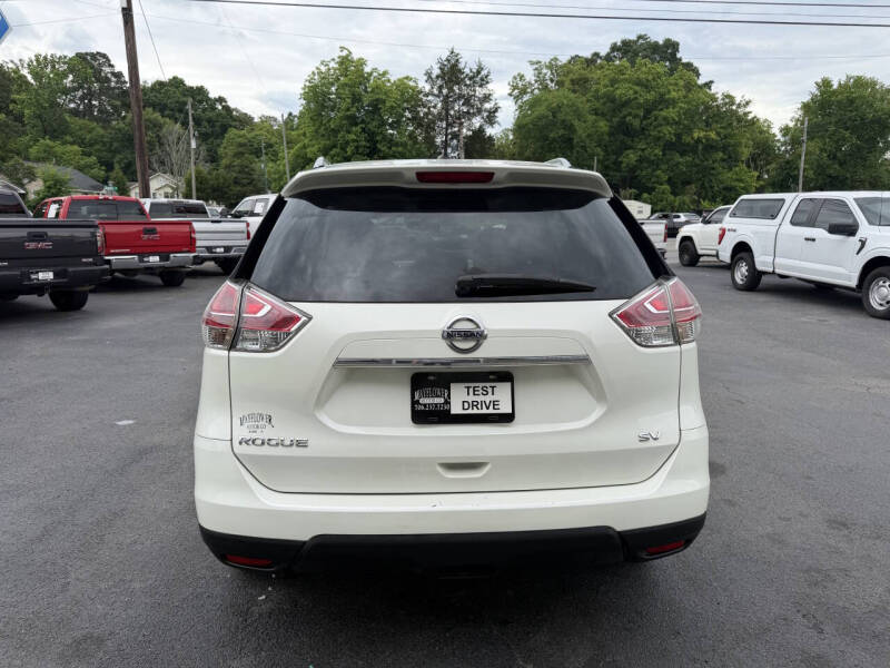 2016 Nissan Rogue SV