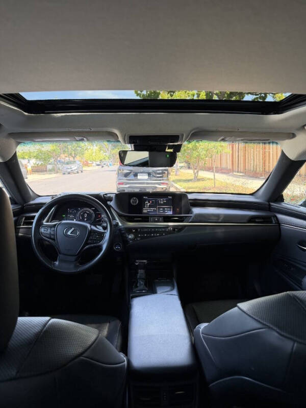 2021 Lexus ES 300h