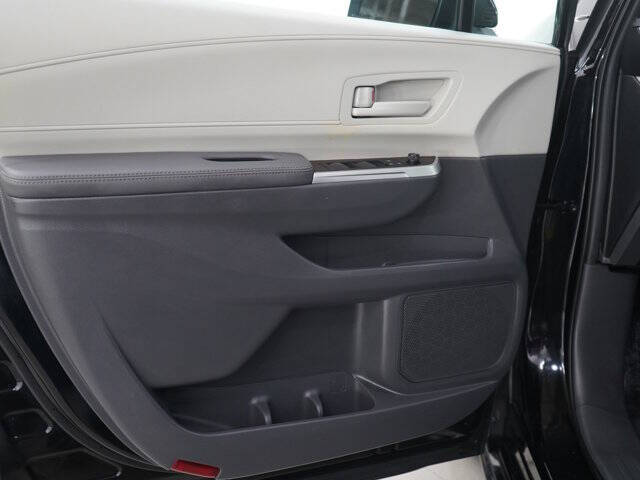 2024 Toyota Sienna LE 8-Passenger