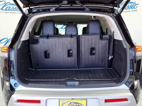 2023 Nissan Pathfinder SL