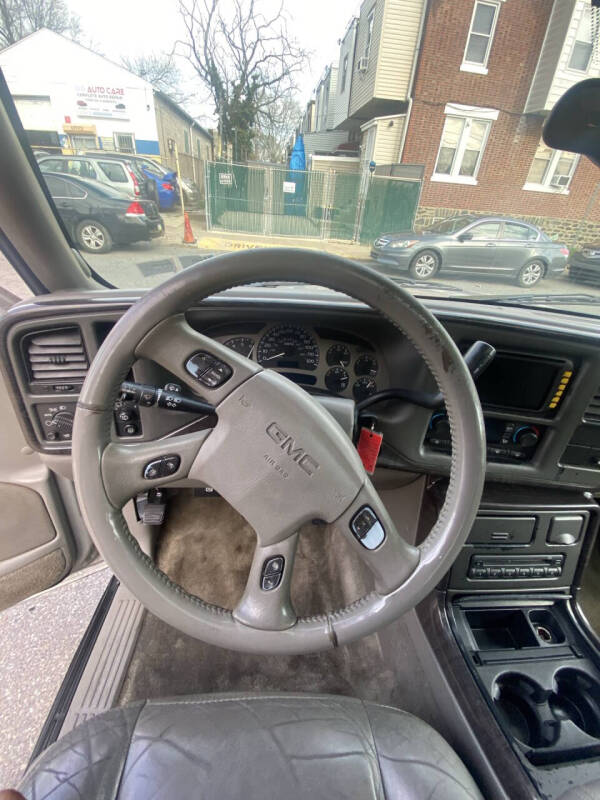 2004 GMC Yukon XL Denali