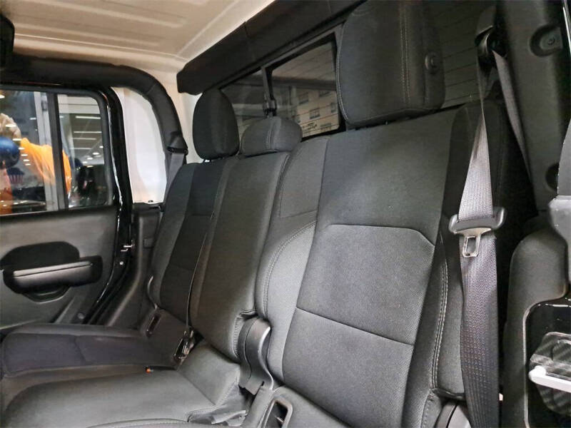 2021 Jeep Gladiator Willys