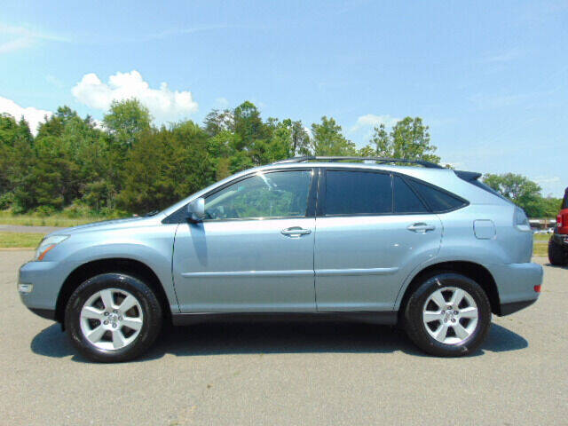 2004 Lexus RX 330 for sale at E & M AUTO SALES in Locust Grove VA