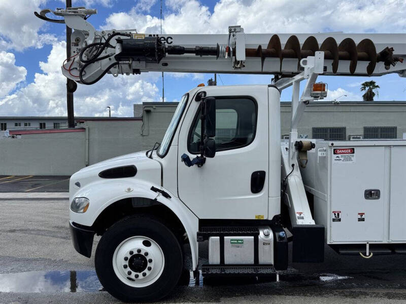 2020 Freightliner M2 106