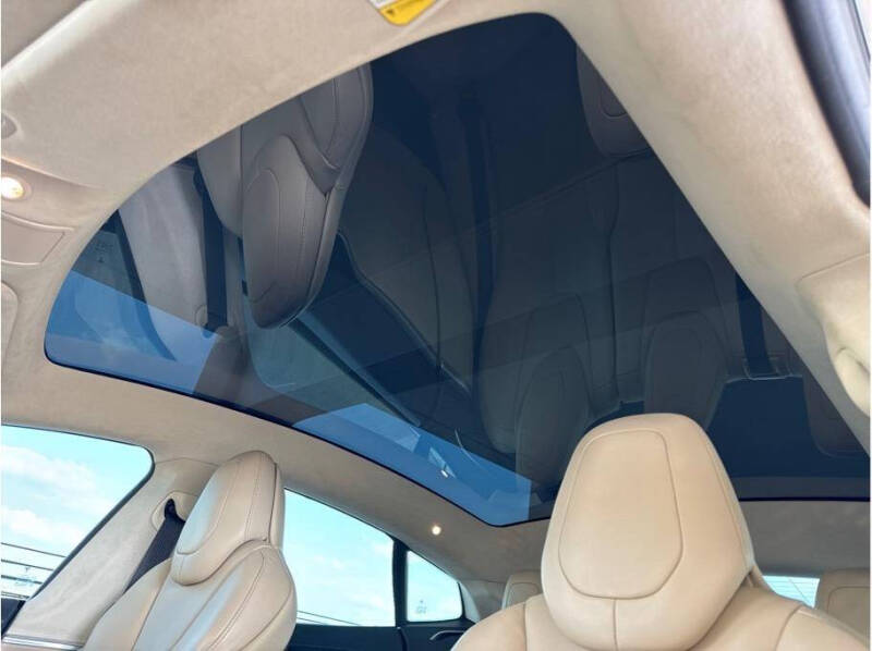 2017 Tesla Model S 90D